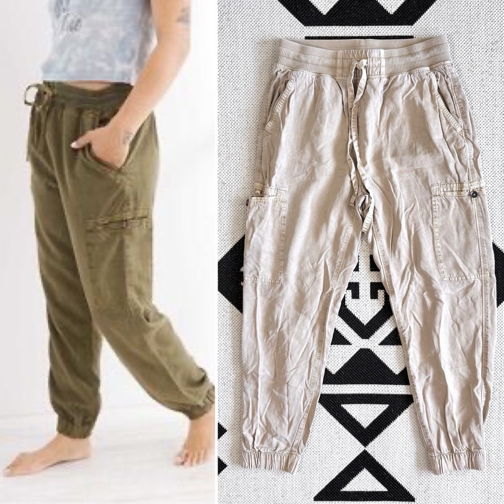 Aerie High Rise Essential Cargo Jogger Pants in Khaki Small